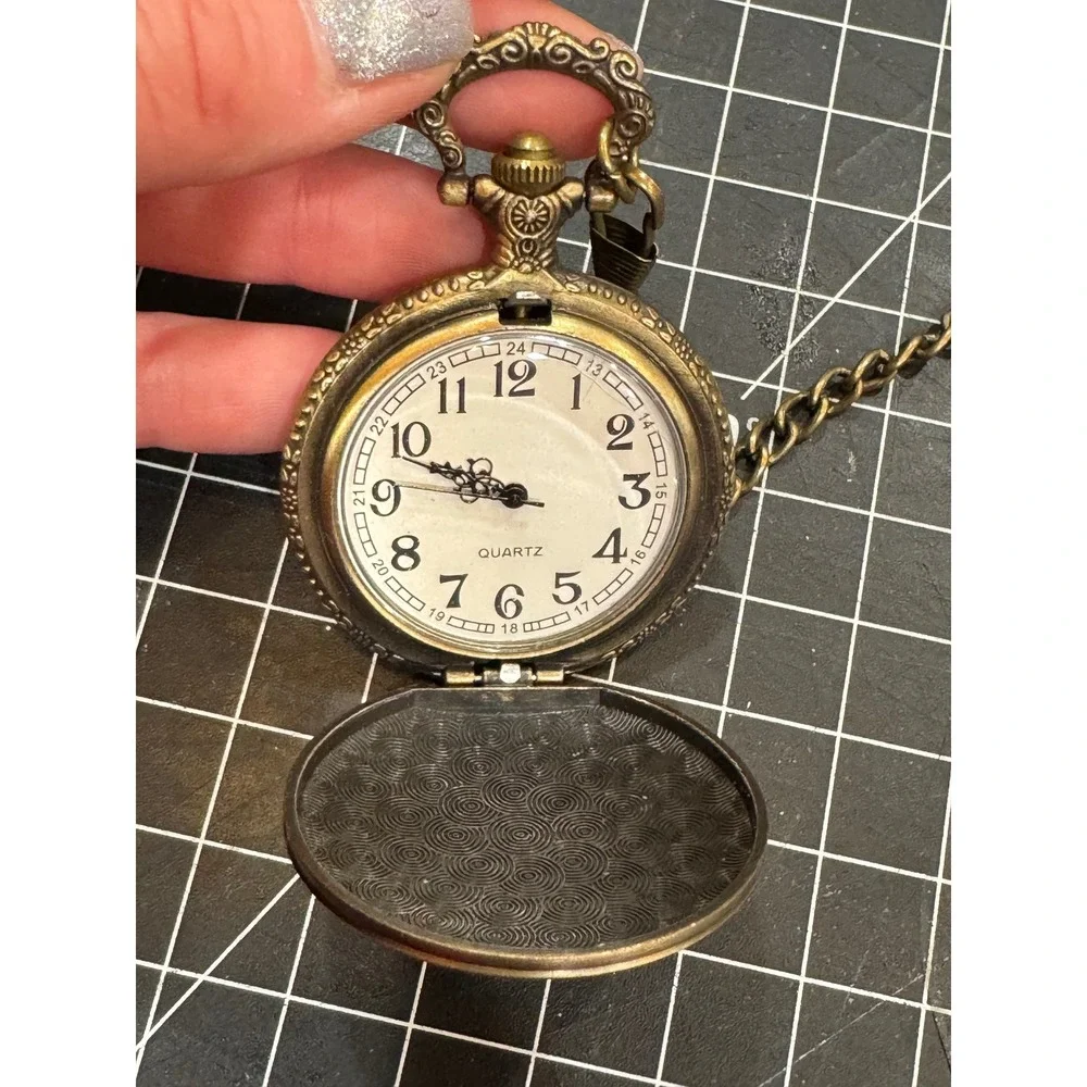 Harry Potter Ravenclaw Pocket Watch Bronze Tone Quartz Crest Hunter Case Chain